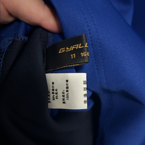 Elegant Blue and Black Colorblock Dress with Pockets - Picture 3 of 3